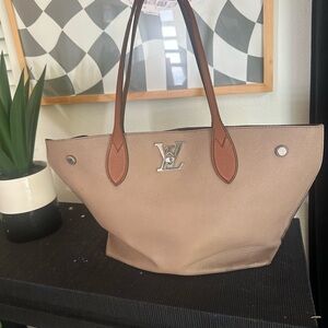 Louis Vuitton Lockme Leather Tote